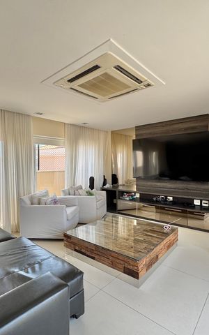 Apartamento à venda com 357m², 4 quartos e 2 vagas Apartamento à venda com 357m², 4 quartos e 2 vagasSala (Segundo andar)