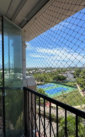 Apartamento à venda com 357m², 4 quartos e 2 vagas Apartamento à venda com 357m², 4 quartos e 2 vagasSuíte 2 - Varanda
