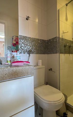 Apartamento à venda com 357m², 4 quartos e 2 vagas Apartamento à venda com 357m², 4 quartos e 2 vagasSuíte 3 - Banheiro
