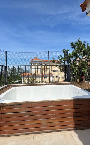 Apartamento à venda com 357m², 4 quartos e 2 vagas Apartamento à venda com 357m², 4 quartos e 2 vagasVaranda / Terraço