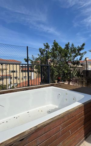 Apartamento à venda com 357m², 4 quartos e 2 vagas Apartamento à venda com 357m², 4 quartos e 2 vagasVaranda / Terraço