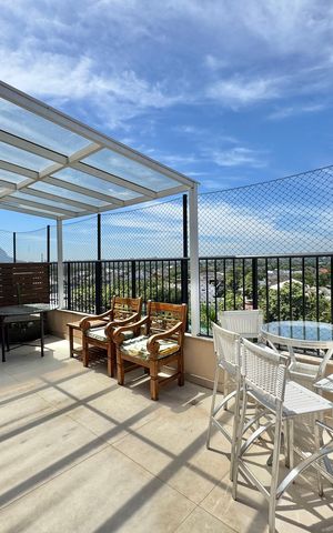 Apartamento à venda com 357m², 4 quartos e 2 vagas Apartamento à venda com 357m², 4 quartos e 2 vagasVaranda / Terraço