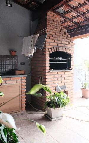 Casa à venda com 140m², 3 quartos e 4 vagas Casa à venda com 140m², 3 quartos e 4 vagasÁrea comum
