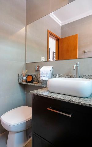 Casa à venda com 140m², 2 quartos e 2 vagasBanheiro