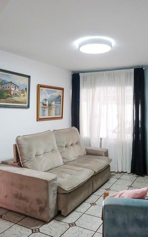 Casa à venda com 140m², 2 quartos e 2 vagasSala