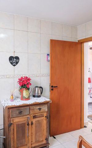 Casa à venda com 140m², 2 quartos e 2 vagasCozinha