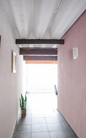 Casa à venda com 140m², 2 quartos e 2 vagasQuintal