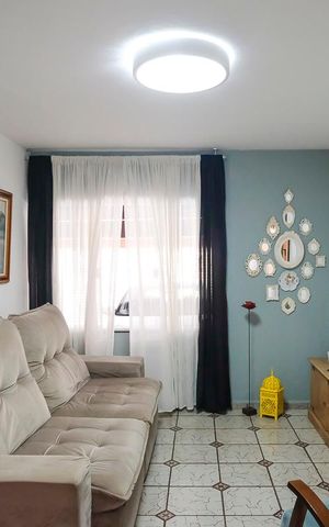 Casa à venda com 140m², 2 quartos e 2 vagasSala