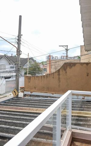 Casa à venda com 140m², 2 quartos e 2 vagasVaranda quarto 1