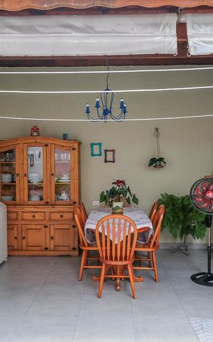 Casa à venda com 140m², 2 quartos e 2 vagasQuintal e área de serviço