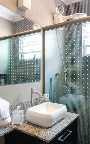 Casa à venda com 140m², 2 quartos e 2 vagasBanheiro