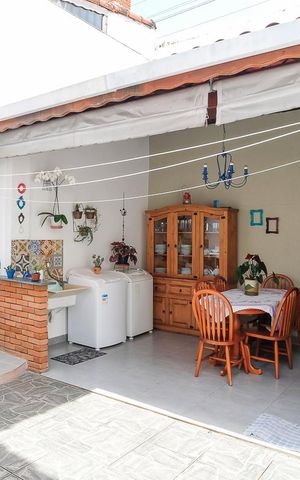 Casa à venda com 140m², 2 quartos e 2 vagasQuintal e área de serviço