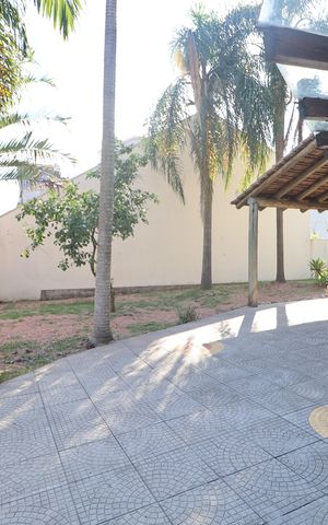 Casa para alugar com 280m², 5 quartos e 2 vagasÁrea externa