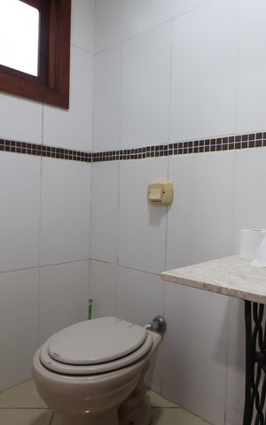 Casa para alugar com 280m², 5 quartos e 2 vagasLavabo