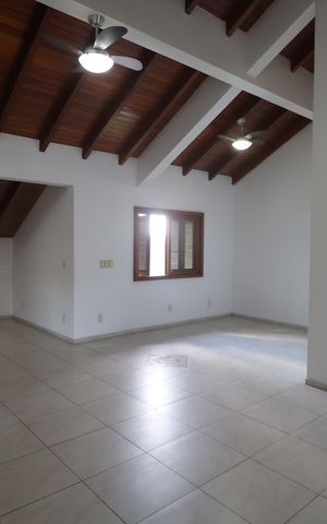 Casa para alugar com 280m², 5 quartos e 2 vagasSótão