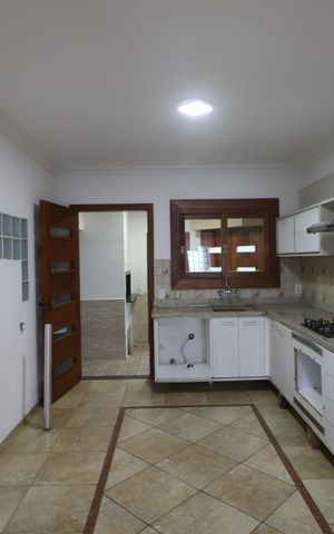 Casa para alugar com 280m², 5 quartos e 2 vagasCozinha