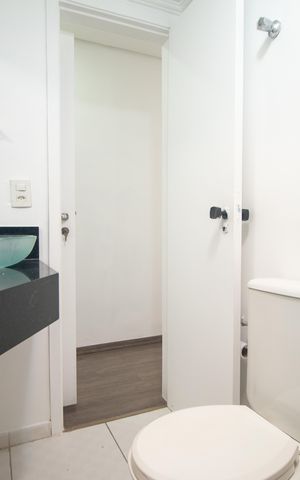 Apartamento à venda com 396m², 4 quartos e 3 vagasBanheiro 1