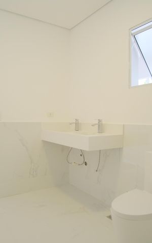 Casa à venda com 280m², 4 quartos e 2 vagasBanheiro da Suíte 1