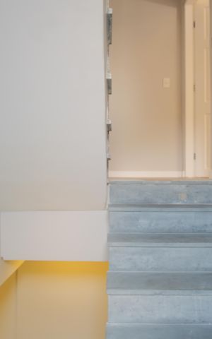 Casa à venda com 280m², 4 quartos e 2 vagasEscada