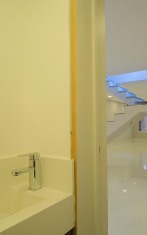 Casa à venda com 280m², 4 quartos e 2 vagasLavabo