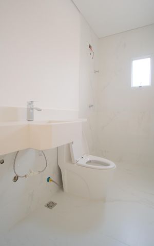 Casa à venda com 280m², 4 quartos e 2 vagasBanheiro da Suíte 2