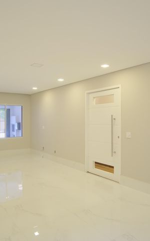 Casa à venda com 280m², 4 quartos e 2 vagasSala