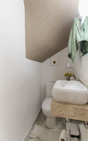 Apartamento à venda com 62m², 2 quartos e 1 vaga Apartamento à venda com 62m², 2 quartos e 1 vagaLavabo