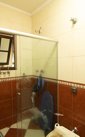 Casa à venda com 380m², 3 quartos e 4 vagas Casa à venda com 380m², 3 quartos e 4 vagasBanheiro 4