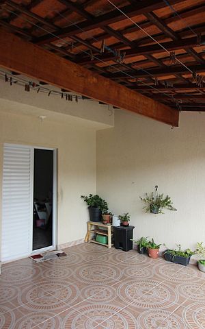Casa à venda com 100m², 3 quartos e 2 vagasVaranda e Área de Serviço