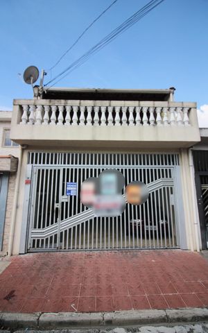 Casa à venda com 100m², 3 quartos e 2 vagasFachada