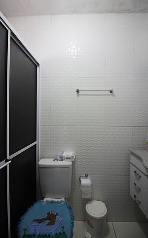 Casa à venda com 100m², 3 quartos e 2 vagasQuarto 3 - Suíte Banheiro