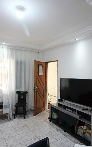 Casa à venda com 100m², 3 quartos e 2 vagasSala