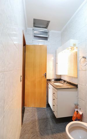 Casa à venda com 140m², 3 quartos e 4 vagasBanheiro da suíte