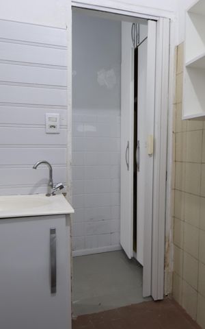 Casa para alugar com 42m², 1 quarto e sem vagaBanheiro