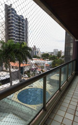 Apartamento à venda com 306m², 4 quartos e 3 vagasSala - Sacada