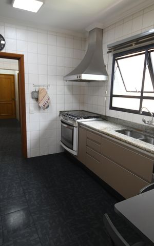 Apartamento à venda com 306m², 4 quartos e 3 vagasCozinha
