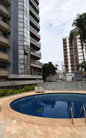 Apartamento à venda com 306m², 4 quartos e 3 vagasÁrea comum - Piscina