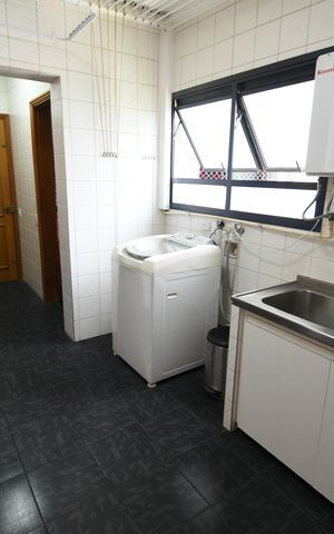 Apartamento à venda com 306m², 4 quartos e 3 vagasÁrea de Serviço