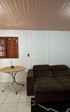Casa à venda com 140m², 3 quartos e 2 vagas Casa à venda com 140m², 3 quartos e 2 vagasSala