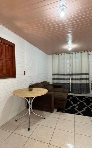 Casa à venda com 140m², 3 quartos e 2 vagas Casa à venda com 140m², 3 quartos e 2 vagasSala