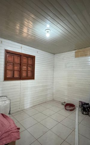 Casa à venda com 140m², 3 quartos e 2 vagas Casa à venda com 140m², 3 quartos e 2 vagasSala