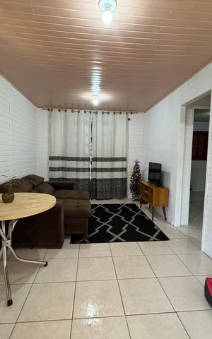 Casa à venda com 140m², 3 quartos e 2 vagas Casa à venda com 140m², 3 quartos e 2 vagasSala