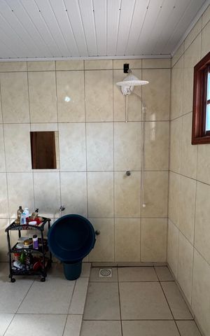 Casa à venda com 140m², 3 quartos e 2 vagas Casa à venda com 140m², 3 quartos e 2 vagasBanheiro