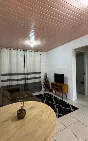 Casa à venda com 140m², 3 quartos e 2 vagas Casa à venda com 140m², 3 quartos e 2 vagasSala