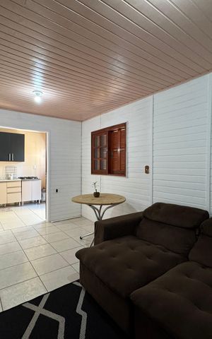 Casa à venda com 140m², 3 quartos e 2 vagas Casa à venda com 140m², 3 quartos e 2 vagasSala