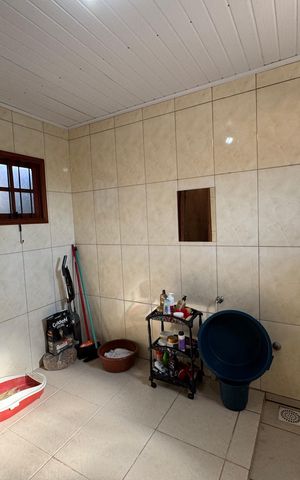 Casa à venda com 140m², 3 quartos e 2 vagas Casa à venda com 140m², 3 quartos e 2 vagasBanheiro