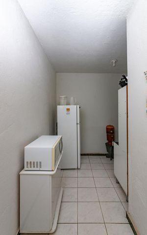 Casa à venda com 366m², 3 quartos e 1 vaga Casa à venda com 366m², 3 quartos e 1 vagaCozinha