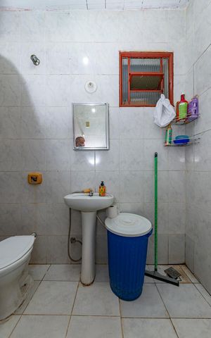 Casa à venda com 366m², 3 quartos e 1 vaga Casa à venda com 366m², 3 quartos e 1 vagaBanheiro Social