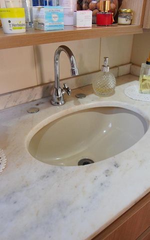 Casa à venda com 250m², 3 quartos e 2 vagasBanheiro Corredor