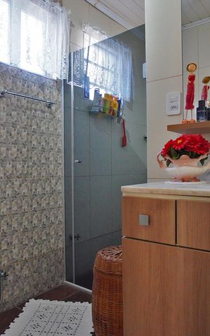 Casa à venda com 250m², 3 quartos e 2 vagasBanheiro Corredor